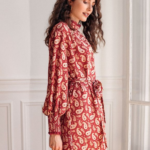 New Frenchy Paisley Print Shirred Cuff Belted Dress - Picture 6 of 8